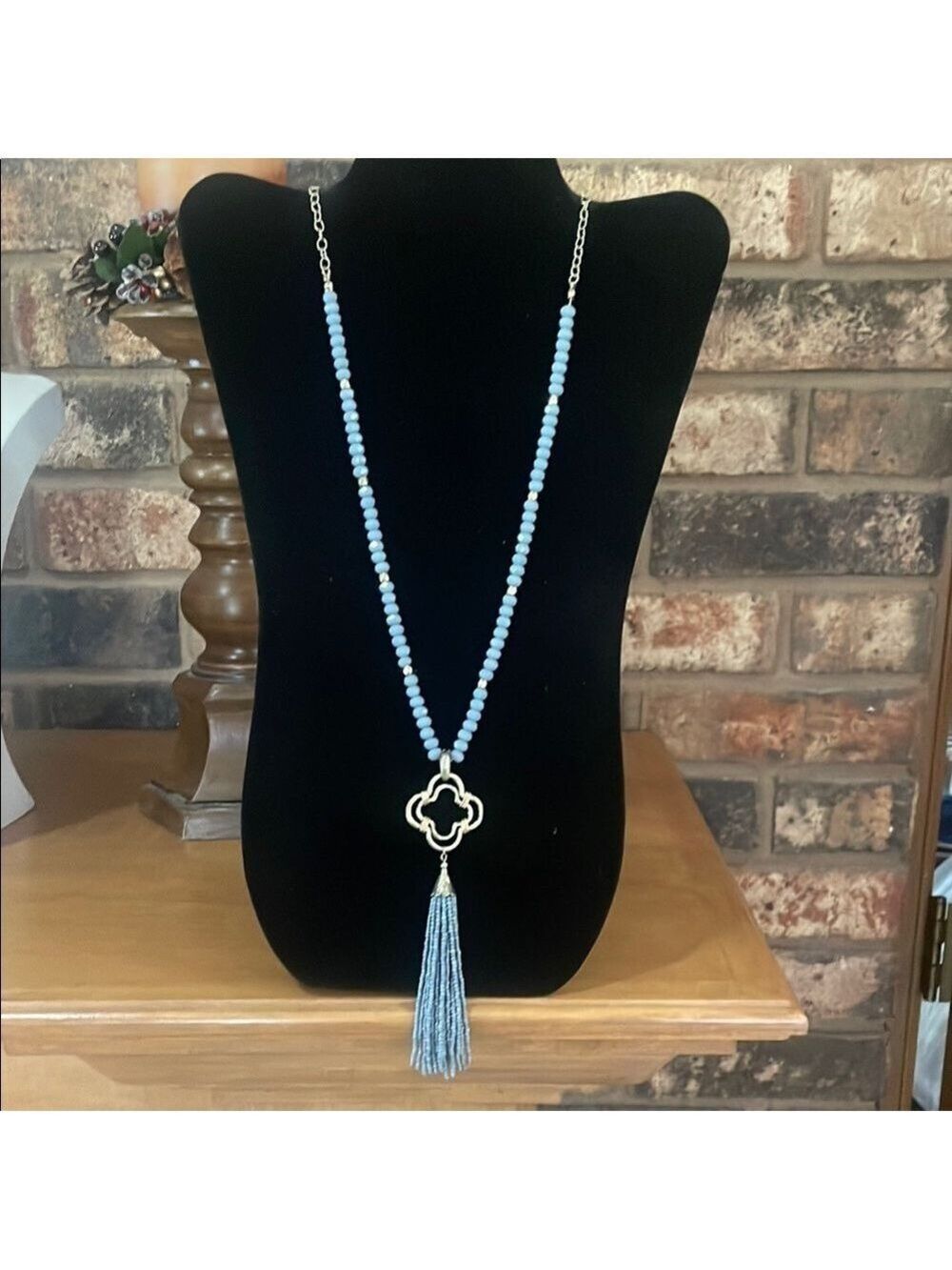 Canvas NWOT Grey and Gold tone faceted Beaded tassel necklace